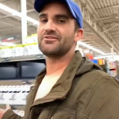 US man's hilarious video as he gets locked inside Aldi after early closing