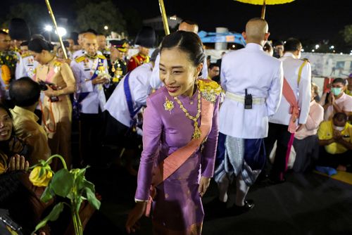 Thailand's Princess Bajrakitiyabha greets her royalists as she leaves a religious ceremony to commemorate the death of King Chulalongkorn, known as King Rama V, at The Grand Palace in Bangkok, Thailand, October 23, 2020. (REUTERS/Athit Perawongmetha/File Photo)