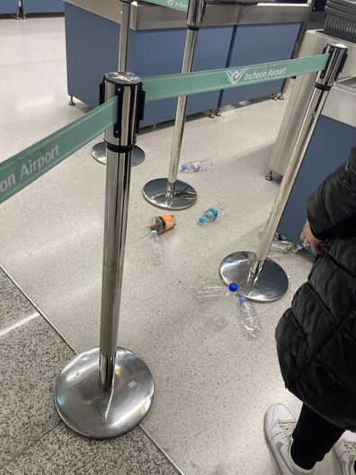 Posta reddit della bottiglia d'acqua della spazzatura di sicurezza aeroportuale