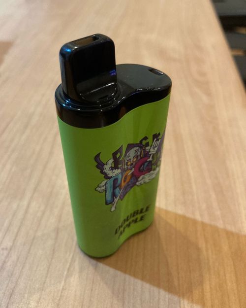 The vape Melbourne mum Paige found in her seven-year-old son's school bag.
