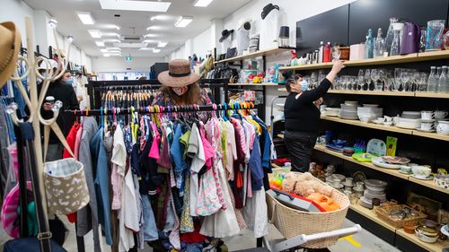 Les chasseurs de bonnes affaires peuvent désormais retourner dans des magasins d'exploitation comme Vinnies à Coogee.