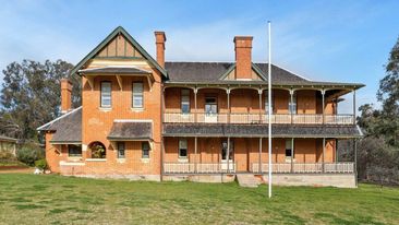 Mansion old estate Domain listing WA property spooky weird unusual 