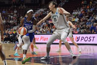 W.N.B.A. Rookie Han Xu Brings Hope for a Deeper Connection to