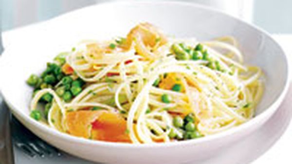 Linguine with smoked salmon and peas