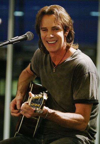 Los Angeles - 8 April: Musisi Rick Springfield tampil sebelum menandatangani salinan album barunya "kejutan/penolakan/kemarahan/penerimaan" di Borders 8 April 2004 di Los Angeles, California. (Foto oleh Mark Mainz/Getty Images) *** Caption Lokal *** Rick Springfield