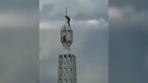 Teens handed caution after scaling 111-metre Sydney tower