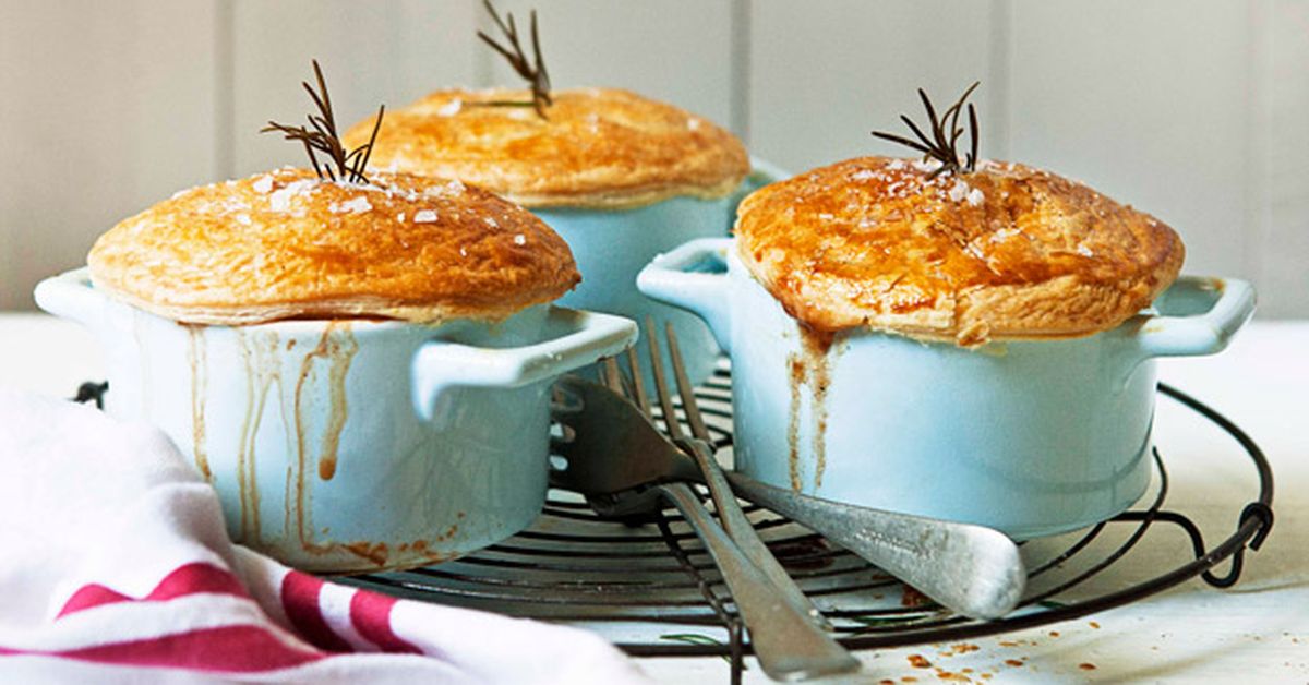 Beef and rosemary pot pies - 9Kitchen