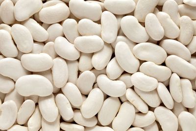 Half a cup of cooked lima
beans aka butter beans (94g): 6.6g fibre