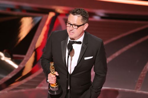 HOLLYWOOD, CALIFORNIA - MARCH 27: Greig Fraser accepts the Cinematography award for Dune onstage during the 94th Annual Academy Awards at Dolby Theatre on March 27, 2022 in Hollywood, California. (Photo by Neilson Barnard/Getty Images)