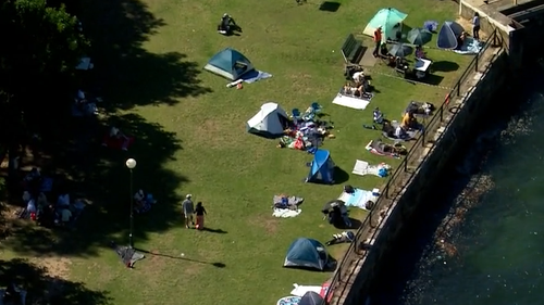 Vantage points near empty ahead of Sydney New Year's Eve fireworks - 9News