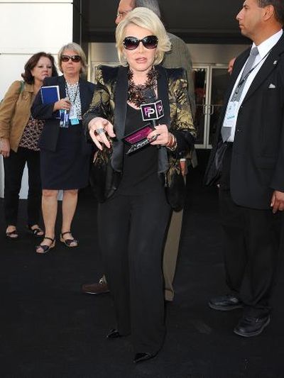 Joan Rivers has her fashion policing face on