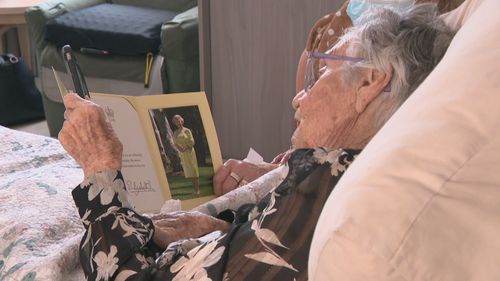 Sydney great-grandmother Norma Windle one of the last centenarians to receive letter from the Queen.