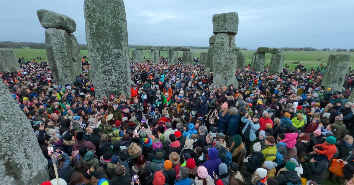 winter solstice stonehenge Thousands greet the winter solstice at the