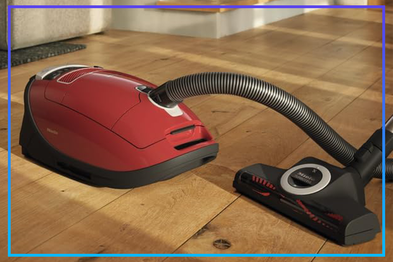 9PR: Miele Complete C3 Cat and Dog Vacuum Cleaner, Autumn Red