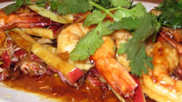 Barbecue prawns with honey, soy and ginger