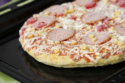 <strong>Frozen pizzas (658 mg of sodium per 100 grams)</strong>