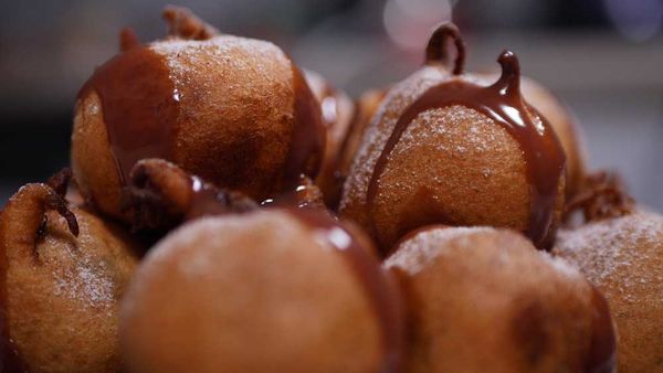 Christmas deep fried plum pudding bites hack