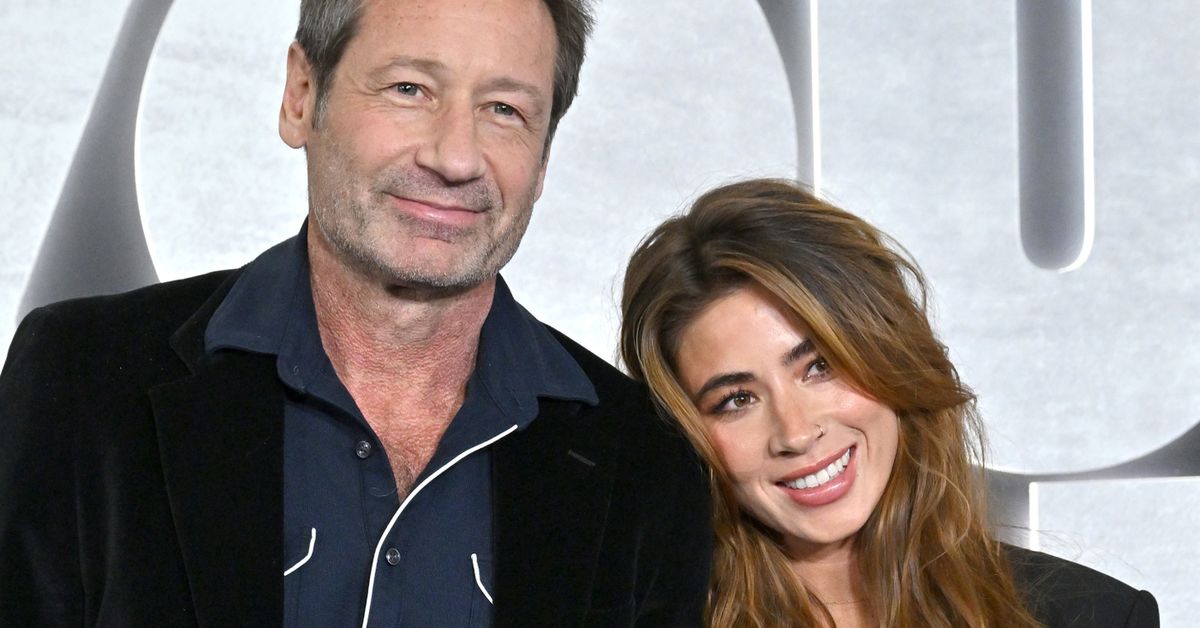 Mulder is married: David Duchovny weds girlfriend of six years