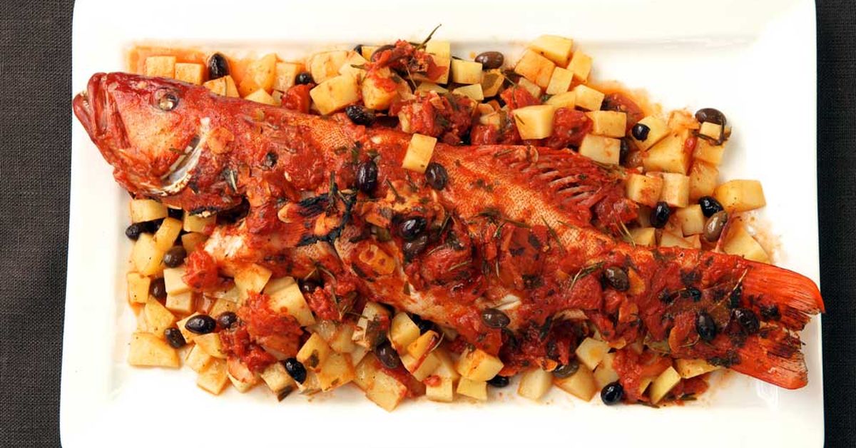 Baked whole coral trout with potato and tomato - 9Kitchen