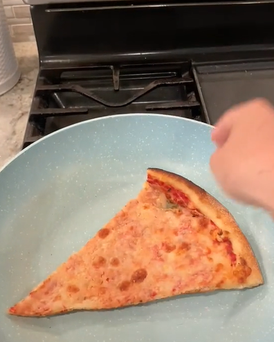 Cold pizza TikTok