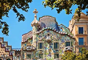 Which Spanish architect designed Casa Batlló?