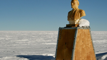 Lenin&#x27;s bust