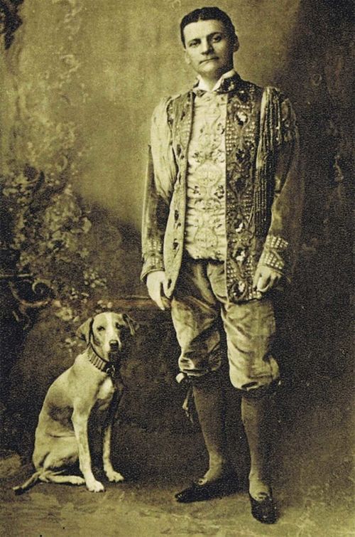 Sigmund Neuberger, Great Lafayette olarak biliniyor, sevgili köpeği Beauty ile birlikte.