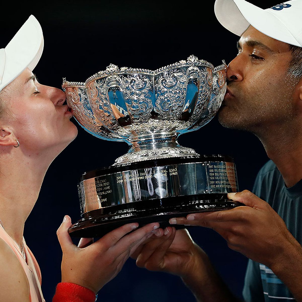 Følge efter stykke Dwell Astra Sharma and John-Patrick Smith downed in Australian Open mixed doubles  final