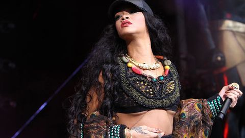 Pics Rihanna S Underboob Wardrobe Malfunction 9celebrity