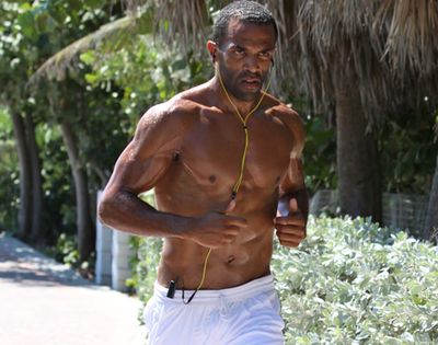 The hunkiest celeb boys in the biz - shirtless!<br/><P>It's a right brawn-fest. Mmmm... abs...