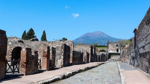 There are unexploded bombs around Pompeii.