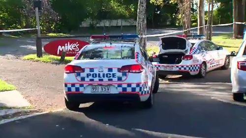 Police were called to the Merrimac scene about 3.40pm. (9NEWS)