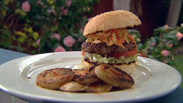 Classic american burger with chilli potatoes
