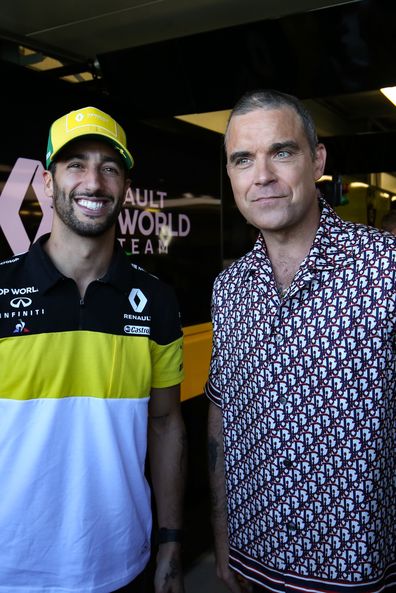 Daniel Ricciardo Renault F1 Team with Robbie Williams (GBR) Singer. 12.03.2020. Formula 1 World Championship, Rd 1, Australian Grand Prix, Albert Park, Melbourne, Australia, Preparation Day. 