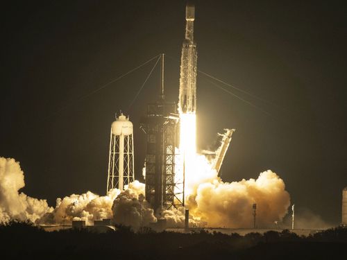 A SpaceX Falcon Heavy rocket carrying the X-37B space plane 
