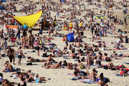 Crowds will no doubt flock to Coogee Beach in Sydney with the warm temperatures on the way. (AAP)