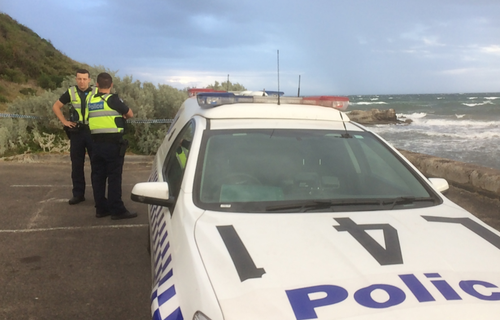A man's body has been discovered in the waters off Olivers Hill. (9NEWS)