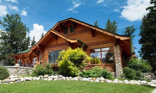 The couple is reportedly staying at the Fairmont Jasper Park Lodge in the Outlook Cabin, also known as the 'Royal Retreat'. (Supplied)