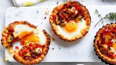 <a href="http://kitchen.nine.com.au/2017/04/10/17/05/mushroom-and-egg-breakfast-tarts" target="_top">Mushroom and egg breakfast tarts</a> recipe