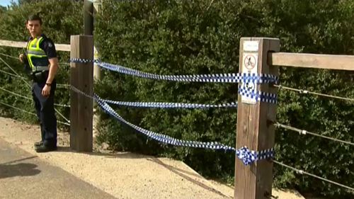 Police investigating the discovery of a man's body at Beaumaris. (9NEWS)