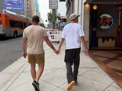 Sasha Schreiber with his dad Liev Schreiber