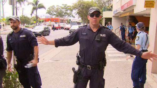 Police were evacuating the surrounding area on Anzac Parade following the stabbing. (9NEWS)
