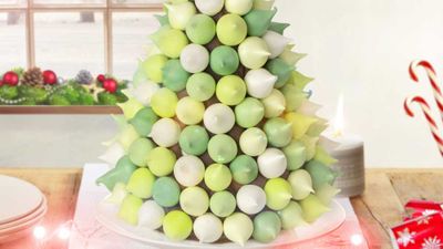 Recipe: <a href="https://kitchen.nine.com.au/2017/12/06/14/23/kirsten-tibballs-christmas-meringue-tree" target="_top">Kirsten Tibballs' Bulla meringue Christmas tree</a>