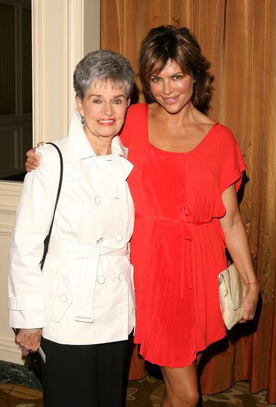 Lisa Rinna, Lois Rinna