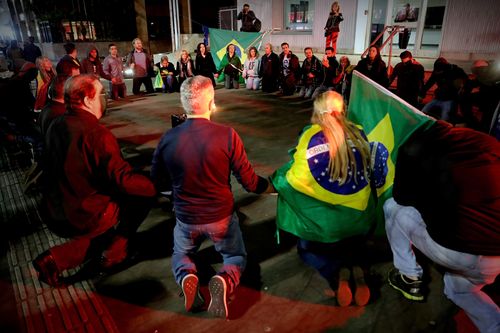 Supporters are informed that Bolsonaro is in intensive care and will be unable to leave the hospital for a week.