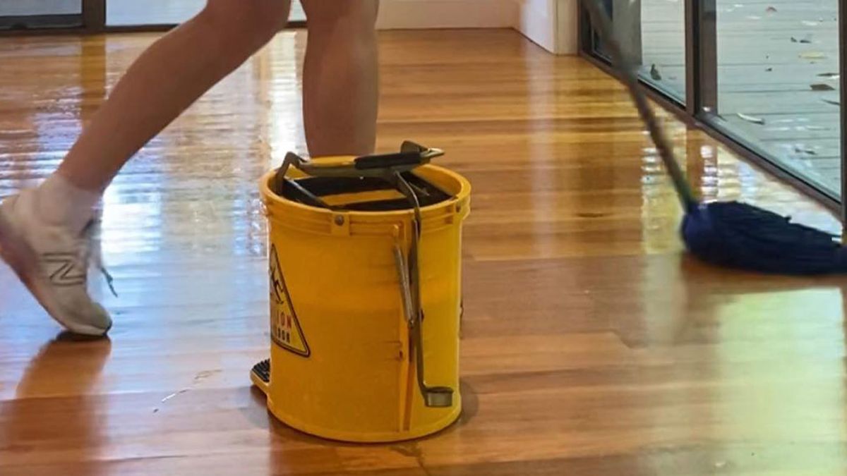 I'm a professional cleaner - the big mopping mistake which is