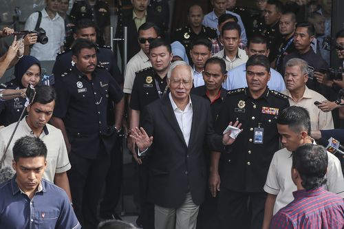 Malaysian government investigators have confirmed the arrest of former Prime Minister Najib Razak (EPA/FAZRY ISMAIL)