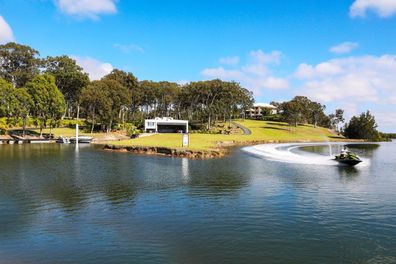 coomera estate where johnny depp severed finger gold coast house amber heard fight