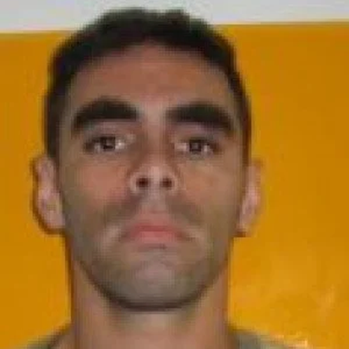 Queensland crime news: Handcuffed prisoner escapes from