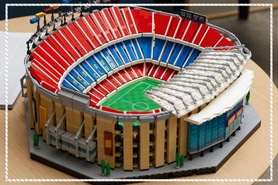 9PR: LEGO Icons Camp NOU  FC Barcelona Building Kit
